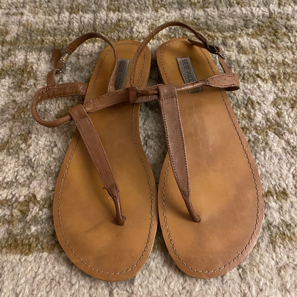 Steve Madden P-Debbi Brown Leather Thong Sandal | 8.5